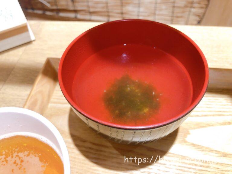 【東京・新橋】立ち食いなのにこのクオリティ!?「みこ食堂」の鮮度抜群の海鮮丼に感動!メニューも紹介